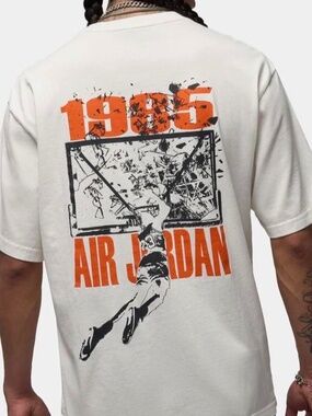 Jordan Men's Brooklyn Shattered Backboard Oversized Graphic T-Shirt Large White